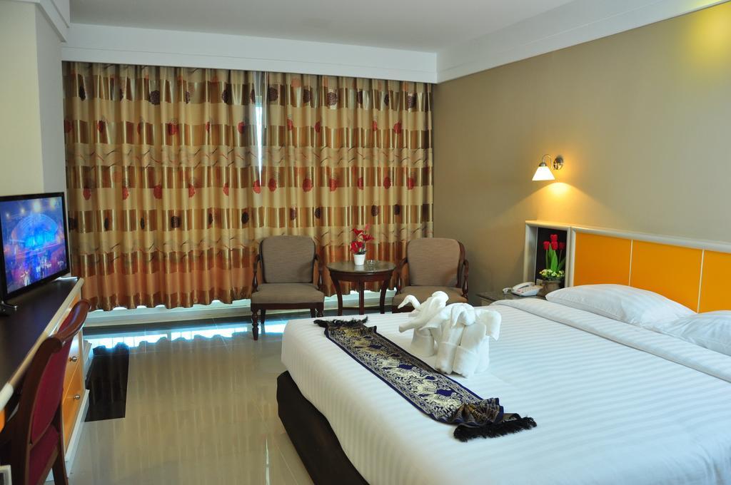 Grand Naga Hotel Удонтхані Номер фото